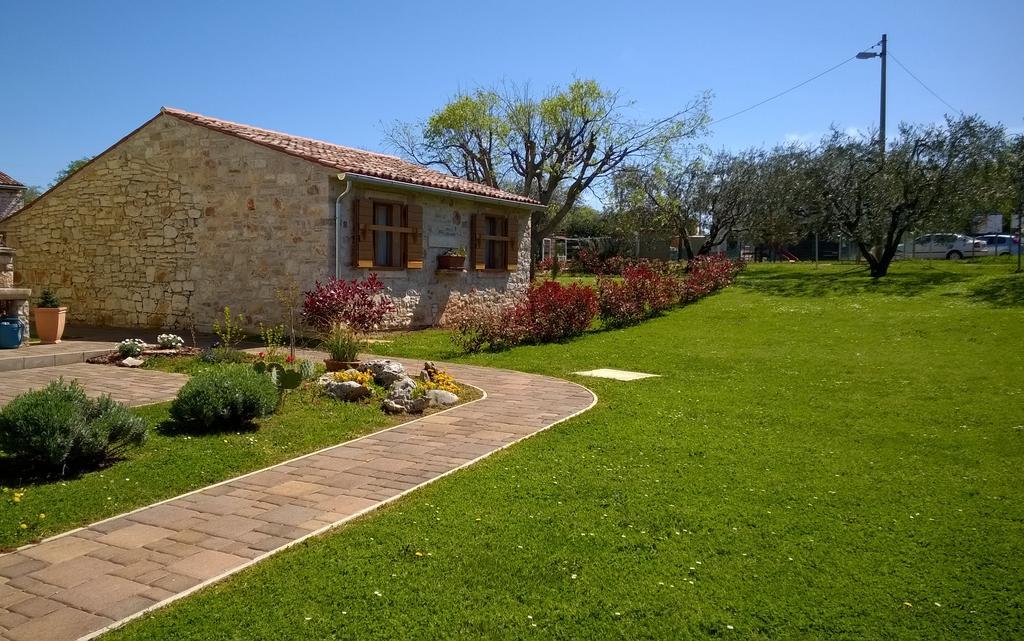 Holiday House Sweet Home Umago Esterno foto