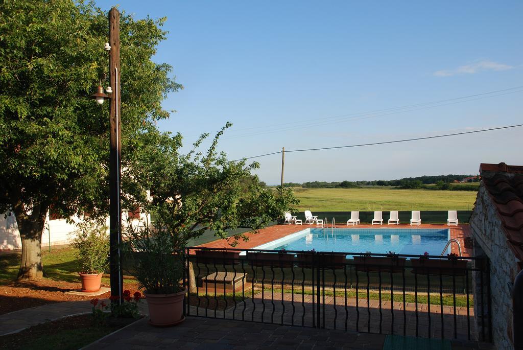 Holiday House Sweet Home Umago Esterno foto